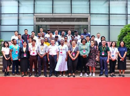 中国商务部国际研修班参观访问z6com·尊龙公司